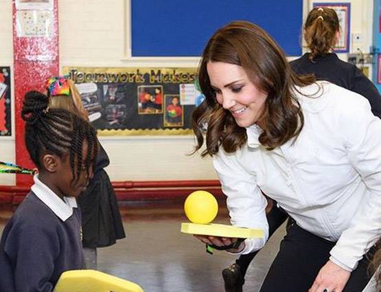 ब्रिटेन: राजमहल में दाई की मदद से तीसरे बच्‍चे को जन्‍म देंगी केट!