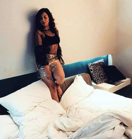 बिग बॉस कंटेस्टेंट अर्शी खान ने कराया बोल्ड फोटोशूट, देखें PHOTOS