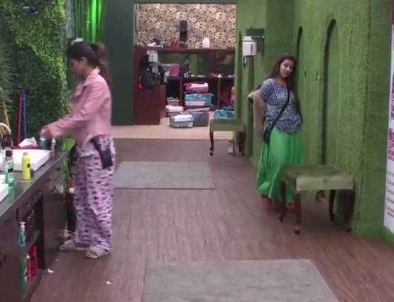 बिग बॉस: नबंर-1 के लिए बहस, शिल्‍पा ने इस सदस्‍य को कहा-कार्टून