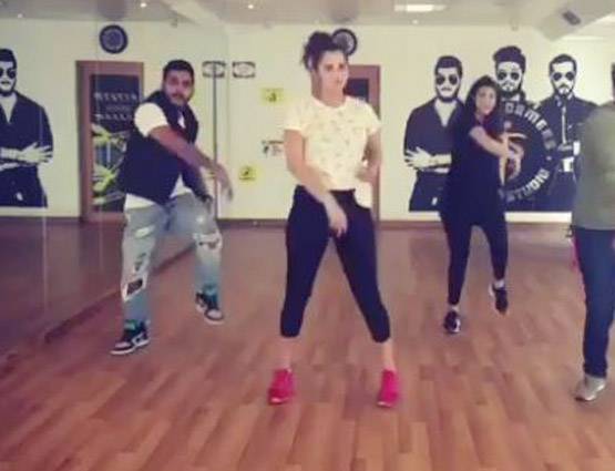 सानिया मिर्जा का 'स्वैग' डांस वायरल, ऐसे मनाया नए साल का जश्न
