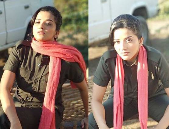 मोनालिसा ने शेयर की ग्लैमरस तस्वीरें, गुजरात में कर रही हैं शूटिंग