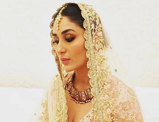 फिर दुल्हन बनीं करीना कपूर खान, फोटोज में देखें रॉयल LOOK