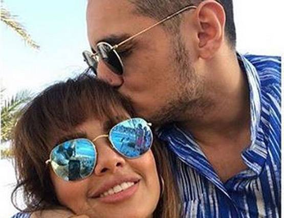 क्या 18 साल के लड़के को डेट कर रही हैं ईशा गुप्ता, देखें PHOTOS