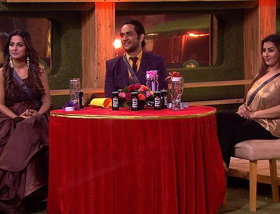 बिग बॉस के घर में अवॉर्ड: हिना ड्रामा क्वीन तो विकास बने सर्वज्ञानी