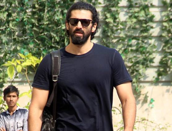 मीरा राजपूत और मीशा का जवाब नहीं, यूं HELLO कहती दिखीं करीना