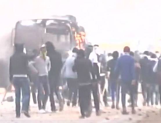 'पद्मावत' की रिलीज से पहले करणी सेना का उपद्रव, बसें आग के हवाले