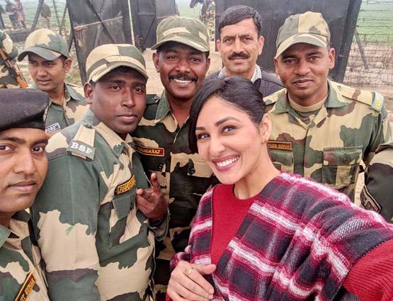 PHOTOS: अय्यारी टीम ने सीमा पर इस अंदाज में मनाया रिपब्‍ल‍िक डे