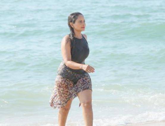 तू सूरज मैं सांझ पियाजी की मासी सा ने स्विम सूट में कराया फोटोशूट