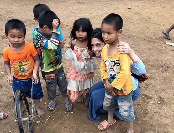 बोल्ड लुक में रिया सेन, कहा- अपनी आग के लिए माफी न मांगें