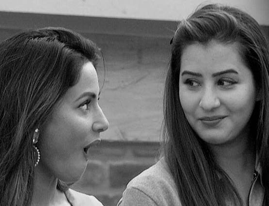 बिग बॉस के घर में आकाश ने हिना को कहा- Disgusting, मिला ऐसा जवाब