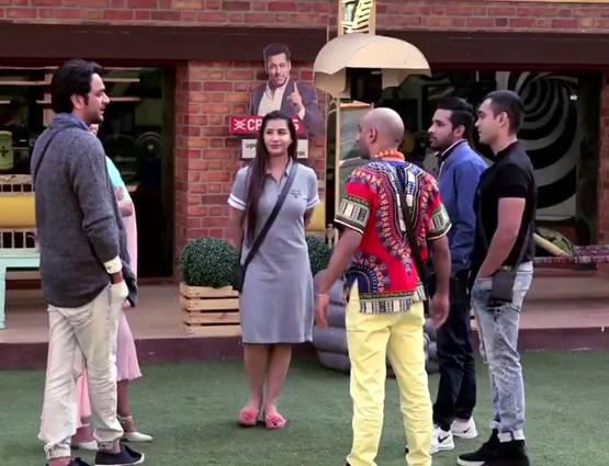 जब Bigg Boss के विनर बने आकाश ददलानी, घर में घमासान