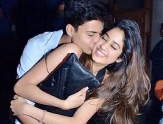 क्या बेटी जाह्नवी के 'अफेयर' से परेशान हैं श्रीदेवी? ऐसी है अफवाह