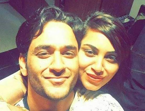 काला चश्मा पर जमकर नाचे अर्शी-आकाश, नहीं नजर आईं शिल्पा-हिना