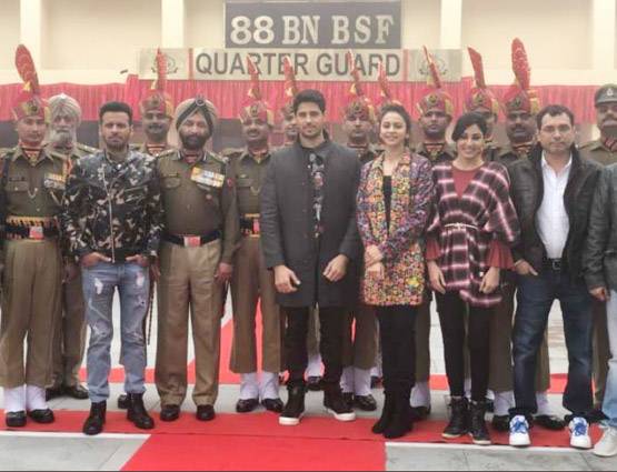 PHOTOS: अय्यारी टीम ने सीमा पर इस अंदाज में मनाया रिपब्‍ल‍िक डे