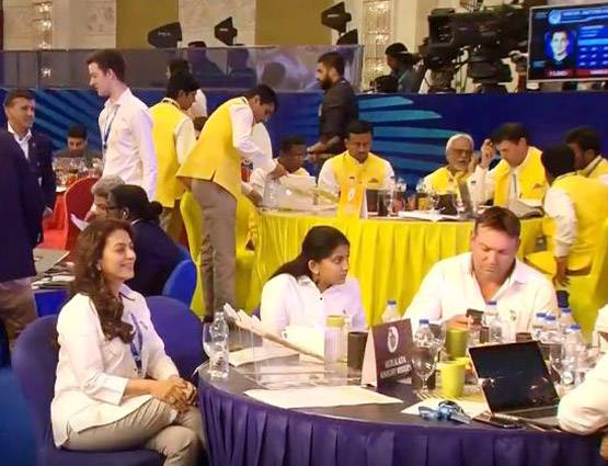 IPL नीलामी में चमकी जूही चावला की बेटी, प्रीति जिंटा को दी टक्कर