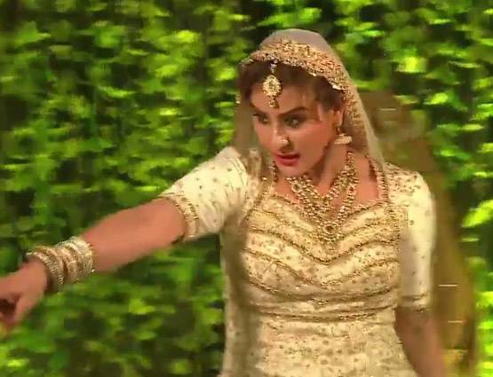 सपेरे विकास की धुन पर नागिन बन नाचीं शिल्पा, वीडियो वायरल