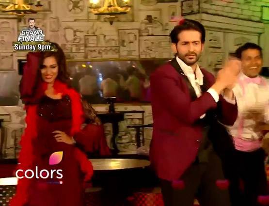 लैला बनकर अर्शी ने किया डांस, फिनाले में हितेन का हुआ बुरा हाल
