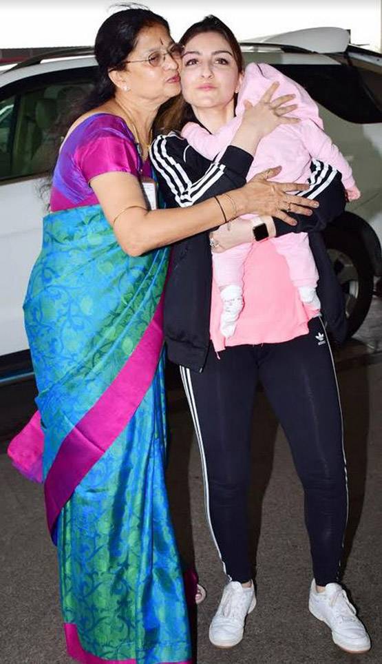 बेटी के साथ नजर आईं सोहा, क्यूटनेस में भाई तैमूर पर गई हैं इनाया