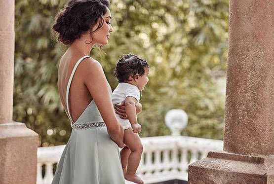 लीजा हेडन ने शेयर की बेटे की फोटो, फिर छि‍पाया चेहरा