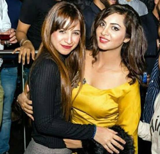 बिग बॉस कंटेस्टेंट अर्शी खान ने कराया बोल्ड फोटोशूट, देखें PHOTOS