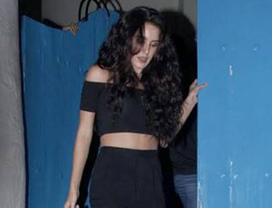 कटरीना ने आल्ता से सजाए अपने पैर, PHOTOS वायरल