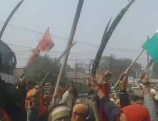 पद्मावत पर बवाल से कई इलाकों में कर्फ्यू जैसा माहौल, डरे हुए हैं लोग