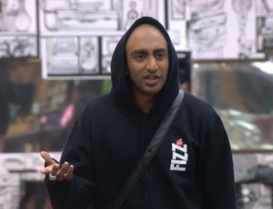 अकाश के छूने, किस करने से नाराज शि‍ल्पा ने कहा- अब किया तो...