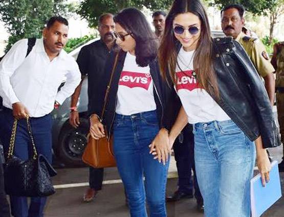 Trend Alert: एयरपोर्ट पर बहन के साथ एक जैसे कपड़े पहने पहुंची दीपिका