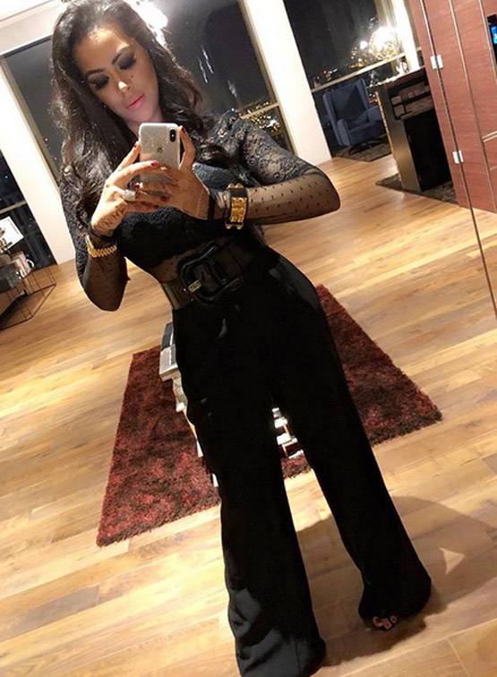 बेटी त्रिशाला के साथ संजय दत्त ने की न्यू ईयर पार्टी, देखें PHOTOS