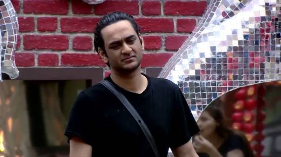 बिग बॉस के घर में 'पराठे' पर छिड़ी जंग, शिल्पा-हिना के बीच हुई तूतू-मैंमैं