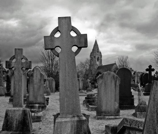 कब्रिस्तान में क्यों वर्जित है ये काम?