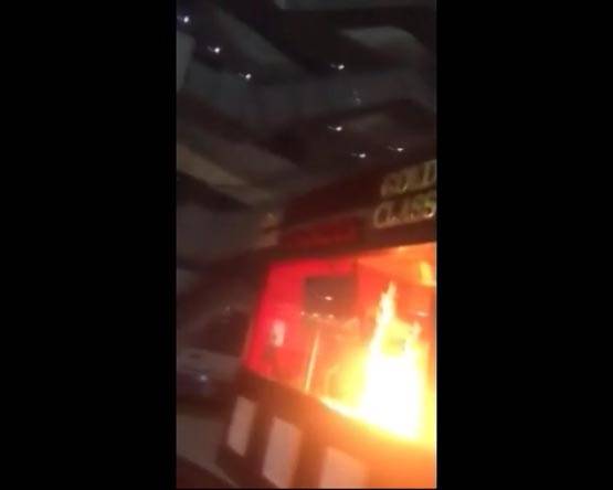 'पद्मावत' के विरोध में फूंक दिया मॉल, वायरल हो रहा है वीडियो