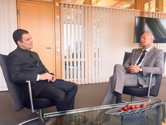 फिर सूट-बूट में दिखे राहुल गांधी, ये लुक भी हो चुके हैं VIRAL