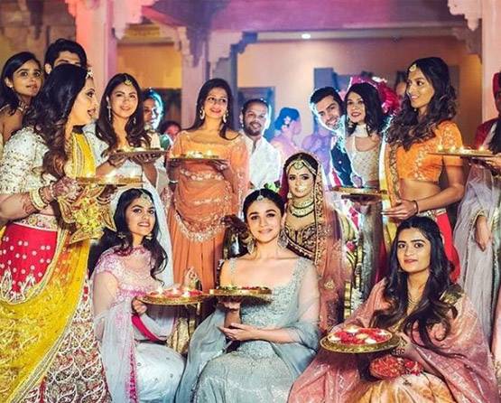 फ्रेंड की शादी में छाया आलिया का खूबसूरत लुक, तस्वीरें वायरल