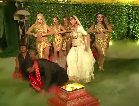 सपेरे विकास की धुन पर नागिन बन नाचीं शिल्पा, वीडियो वायरल