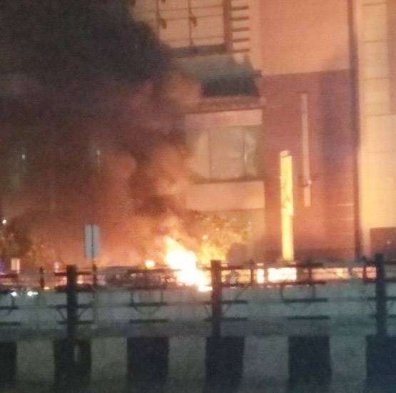 पद्मावत पर बवाल, अहमदाबाद में मॉल-सिनेमाघर में आगजनी