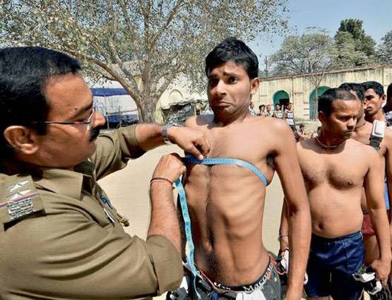 8वीं पास के लिए हैं ये सरकारी नौकरियां, मिलती है अच्छी सैलरी