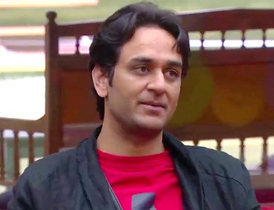 BIGG BOSS: टास्क में लव-पुनीश ने हिना खान को घेरा, रो पड़ीं