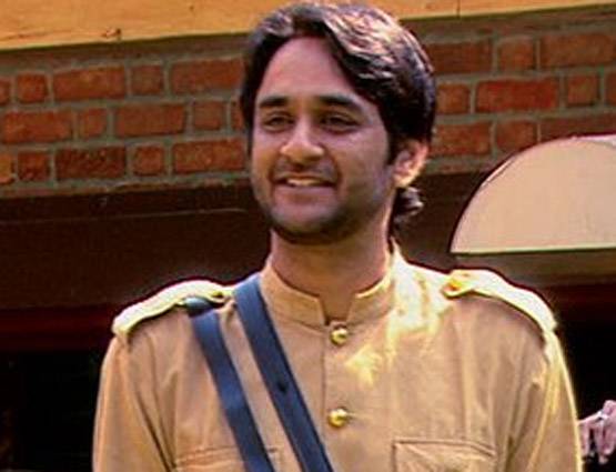 बिग बॉस में 105 दिन रहकर विकास ने बनाए एब्स, अब दिखते हैं ऐसे