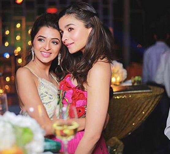 फ्रेंड की शादी में आलिया का इंडियन लुक, एक्ट्रेस पर टिकी सबकी निगाहें