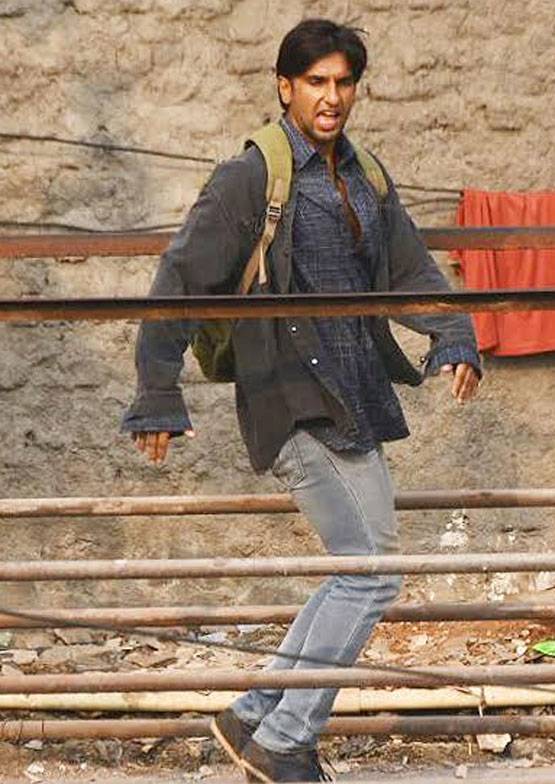 'गुली बॉय' में रूठी आलिया को मनाते दिखे रणवीर, LEAK हुईं तस्वीरें