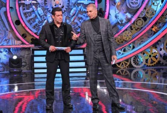 'पीरियड्स पर कैम्पेन' अक्षय ने दिखाया 2 रुपये में सेनेटरी पैड बनाकर