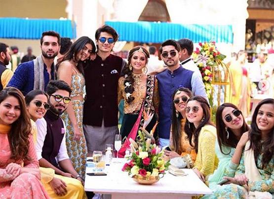 फ्रेंड की शादी में आलिया का इंडियन लुक, एक्ट्रेस पर टिकी सबकी निगाहें