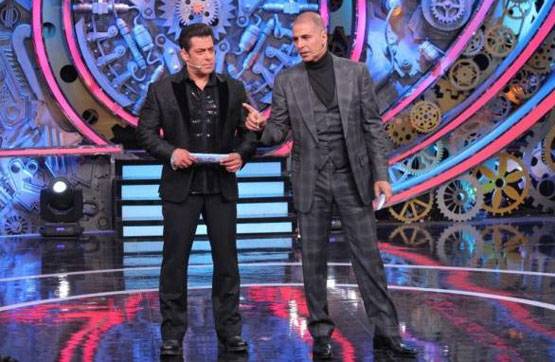 'पीरियड्स पर कैम्पेन' अक्षय ने दिखाया 2 रुपये में सेनेटरी पैड बनाकर