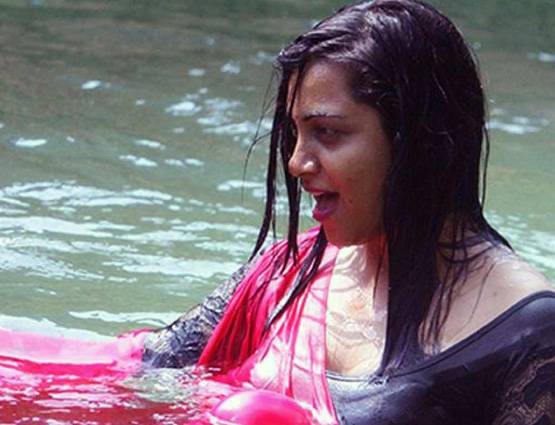 अर्शी बोलीं- मैं Bigg Boss से बाहर क्या हुई सारे मर्द हो गए बर्बाद