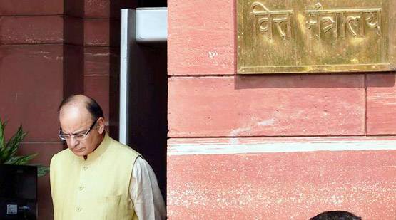 2000 का नोट हो रहा बंद? जानिए ऐसे ही 5 वायरल मैसेज का सच