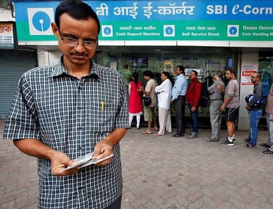 2000 का नोट हो रहा बंद? जानिए ऐसे ही 5 वायरल मैसेज का सच