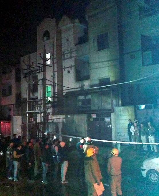 बवाना अग्निकांड की 15 PHOTOS, जिंदा जल मरे 17 मजदूर