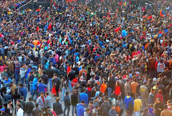 बेंगलुरु: 'लड़की के कपड़े उतार रही थी भीड़, मेरी पत्नी भी हुई शिकार'