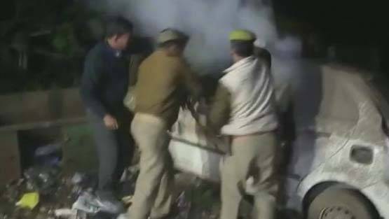 बस आग के हवाले, कासगंज हिंसा की सबूत ये तस्वीरें